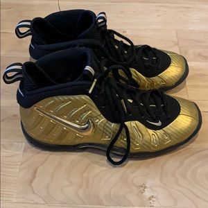 Nike FoamPosite Youth sneakers